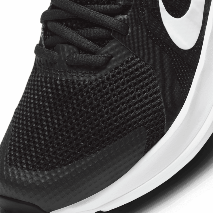 Nike Run Swift 2 Black White Angle 4