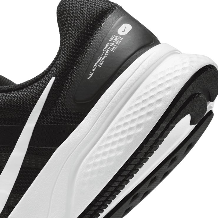 Nike Run Swift 2 Black White Angle 5