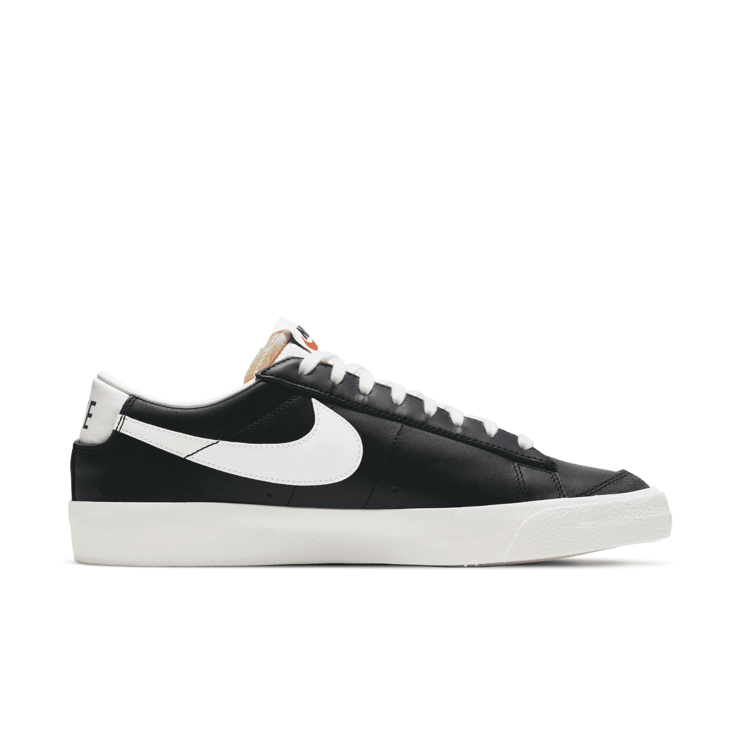 Nike Blazer Low 77 Black White Angle 1