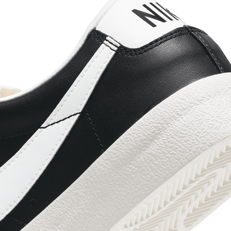 Nike Blazer Low 77 Black White Angle 4