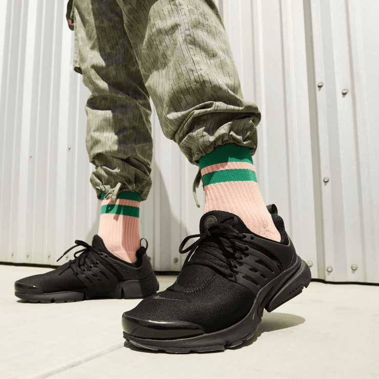 Nike Air Presto Triple Black Shiny Toe Angle 0