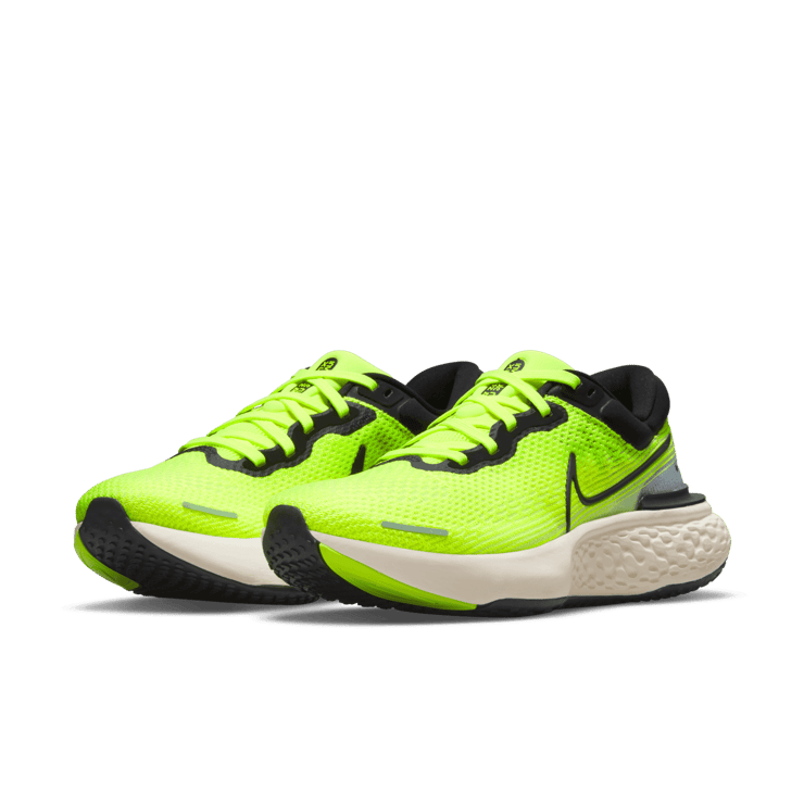 Nike ZoomX Invincible Run Flyknit Volt Angle 2