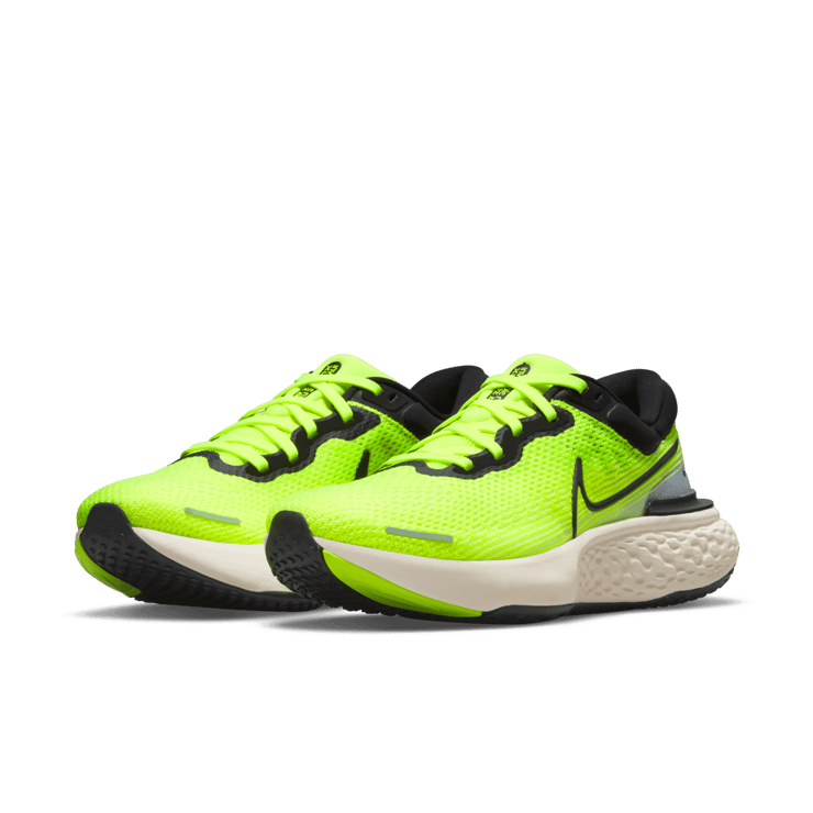 Nike ZoomX Invincible Run Flyknit Volt Angle 2