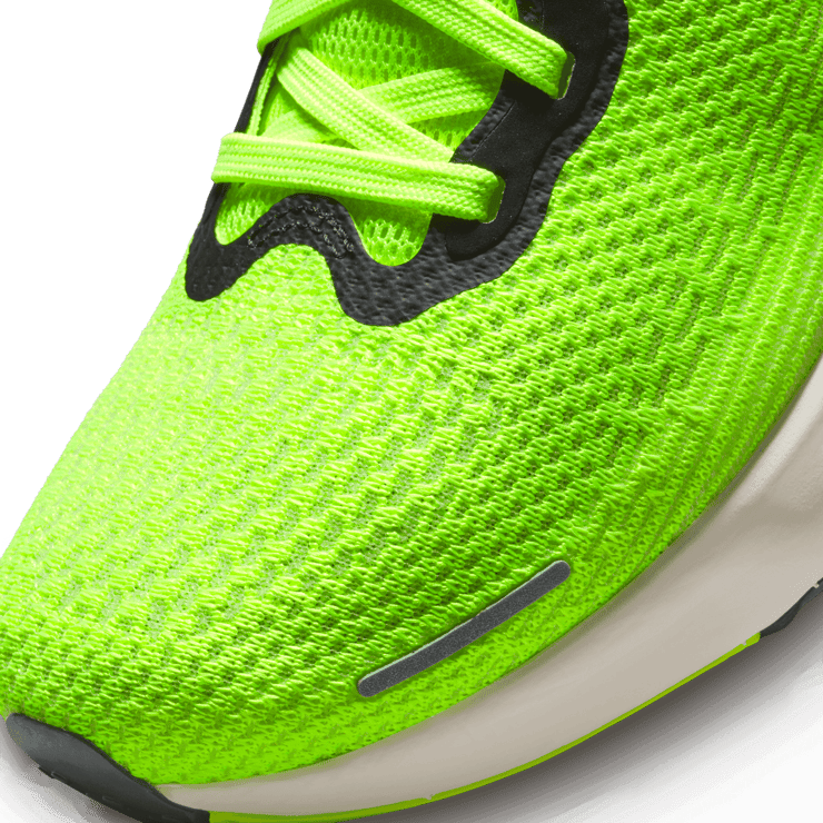 Nike ZoomX Invincible Run Flyknit Volt Angle 4