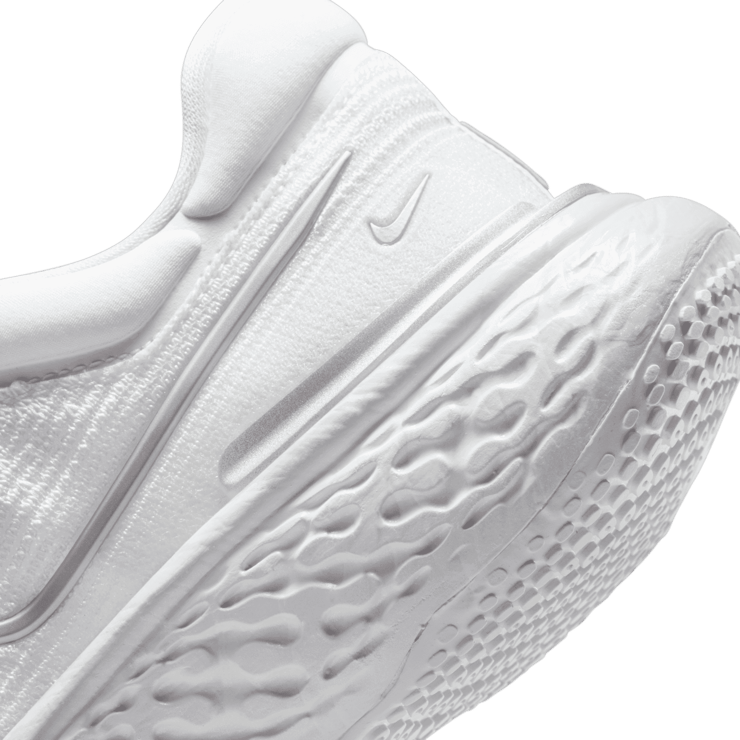 Nike ZoomX Invincible Run Flyknit White Metallic Silver (W) Angle 5