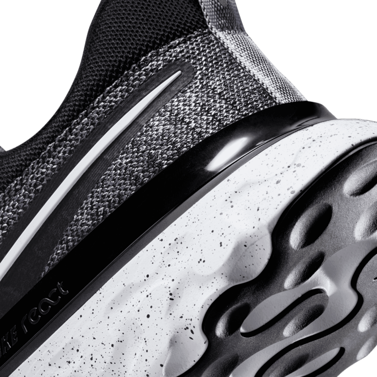 Nike React Infinity Run Flyknit 2 White Black Angle 5
