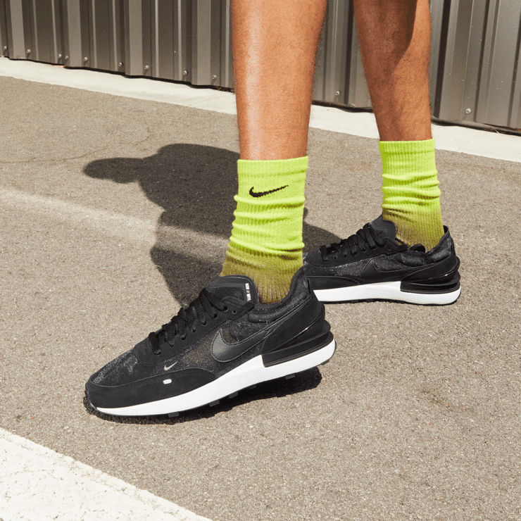 Nike Waffle One Black White Angle 0
