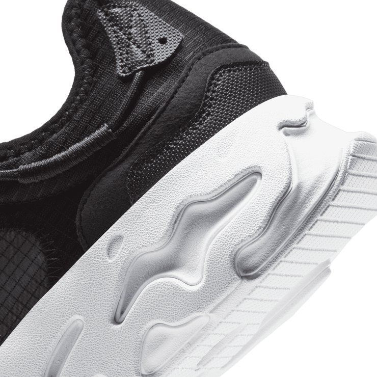 Nike React Live Black Angle 5