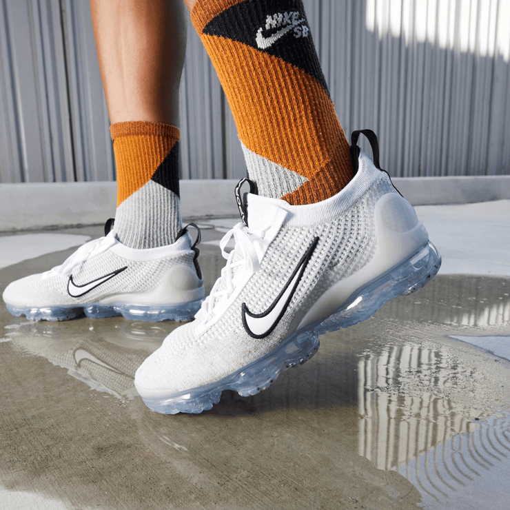 Nike Air VaporMax 2021 FK White Black Metallic Silver Angle 0