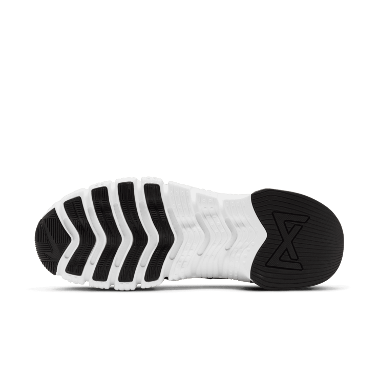 Nike Free Metcon 4 Black White Angle 0