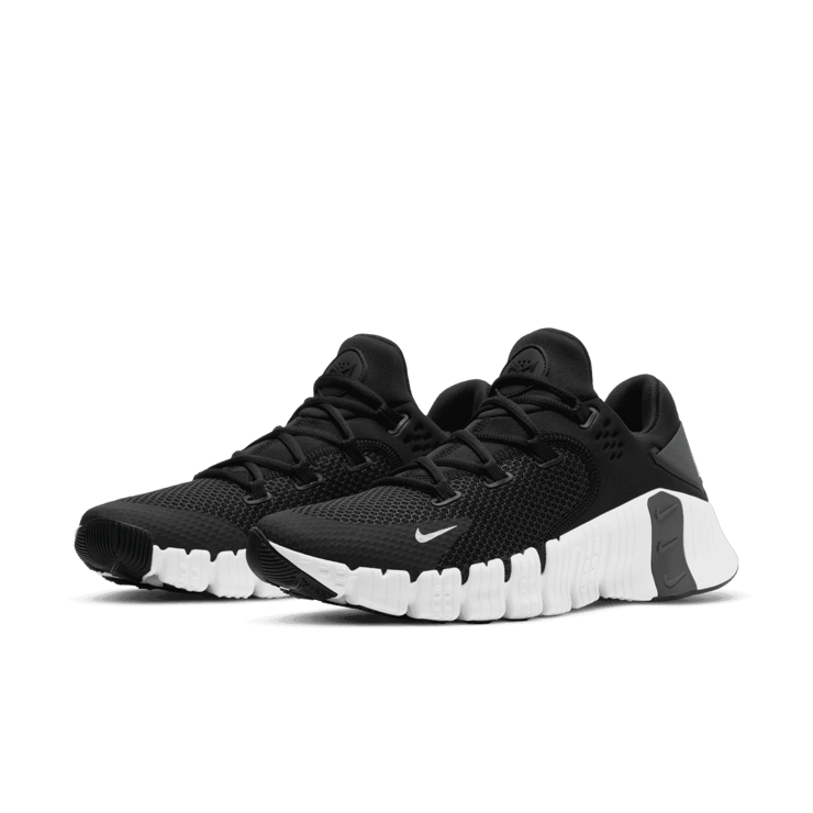 Nike Free Metcon 4 Black White Angle 2