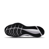 Nike Winflo 8 Black White Angle 0