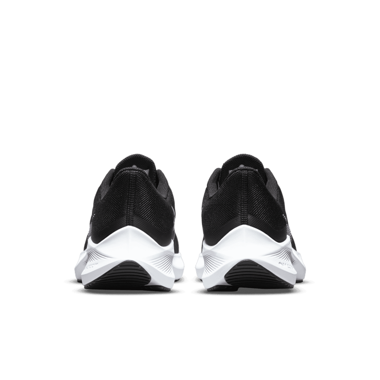 Nike Winflo 8 Black White Angle 3