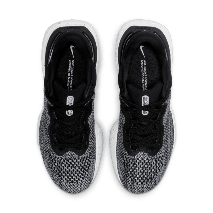 Nike ZoomX Invincible Run Flyknit Oreo Angle 1