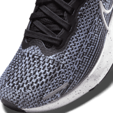 Nike ZoomX Invincible Run Flyknit White Black (W) Angle 4