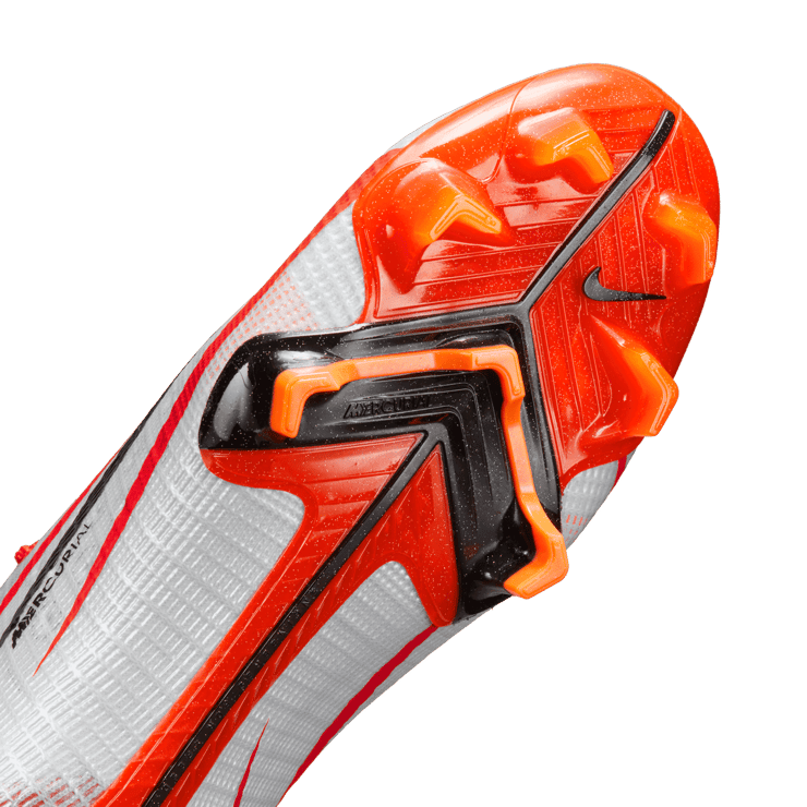 Nike Mercurial Superfly 8 Elite FG CR7 Chile Red Angle 4