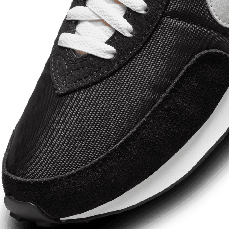 Nike Waffle Trainer 2 Black White Angle 4