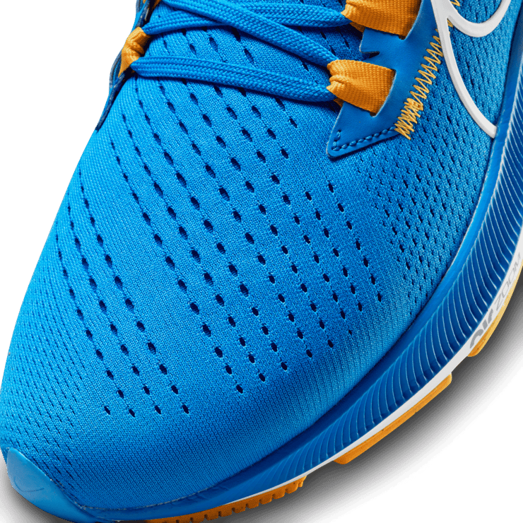 Nike Air Zoom Pegasus 38 Los Angeles Chargers Angle 4