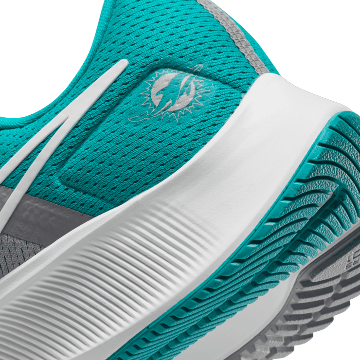 Nike Air Zoom Pegasus 38 Miami Dolphins Angle 5