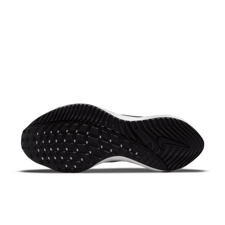 Nike Air Zoom Vomero 16 Black White Angle 0