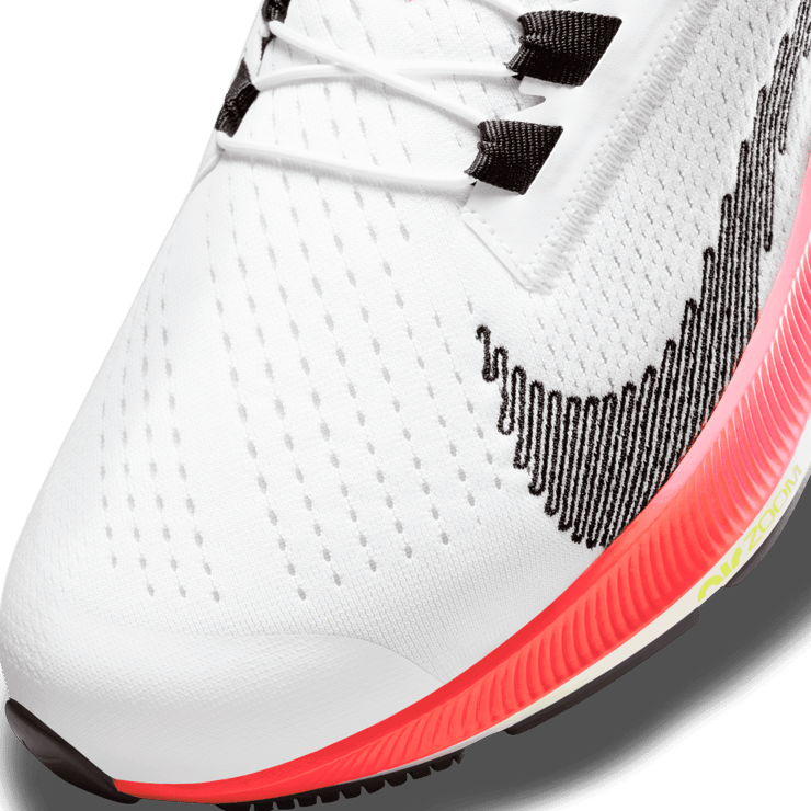 Nike Air Zoom Pegasus 38 Flyease Rawdacious (Extra Wide) Angle 4