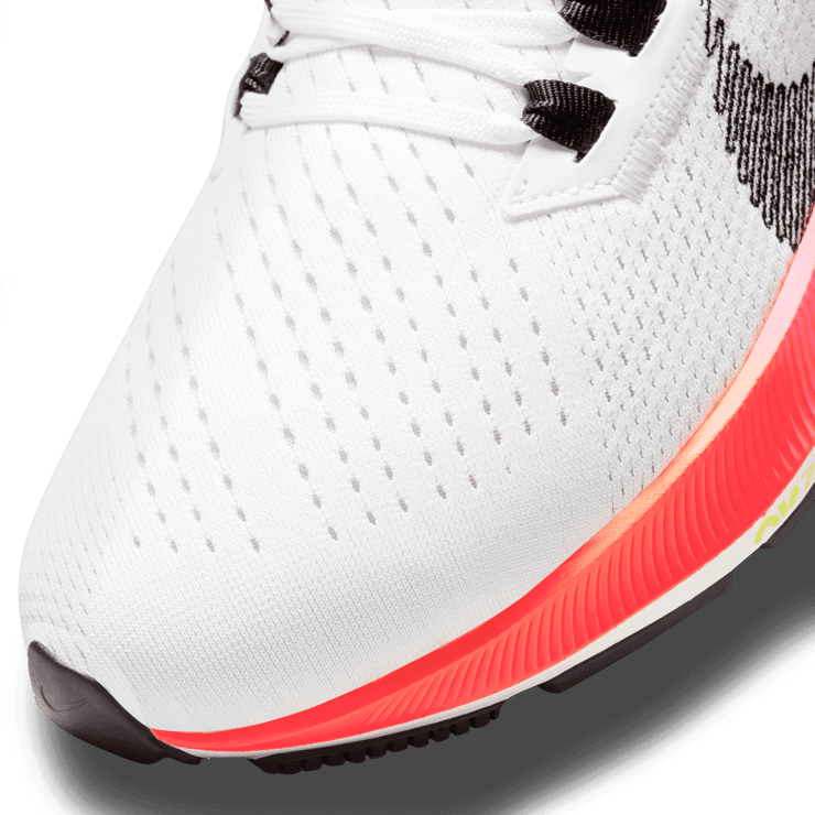 Nike Air Zoom Pegasus 38 Rawdacious (W) Angle 4