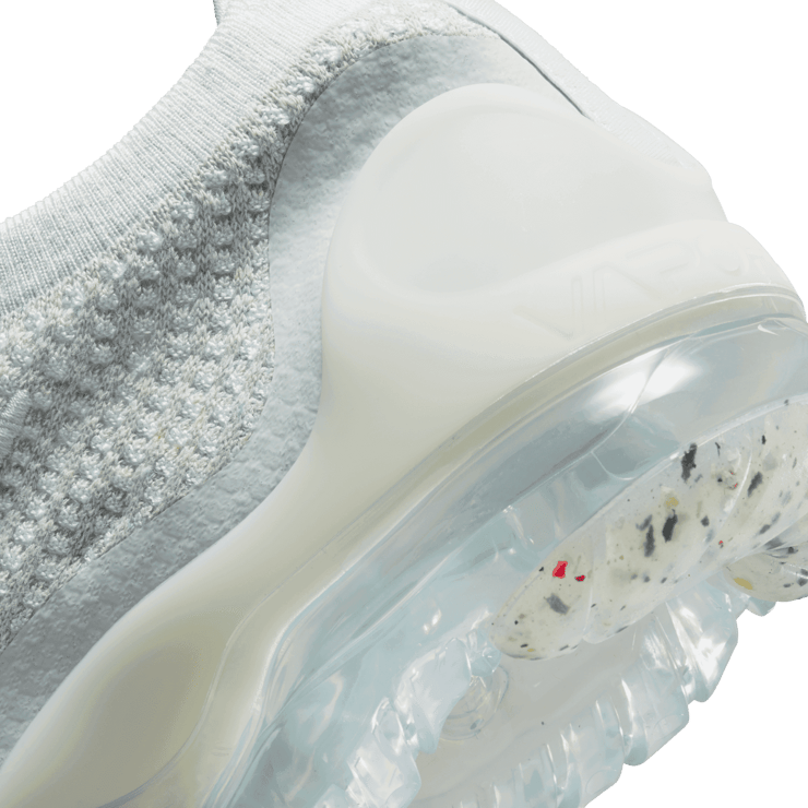 Nike Air VaporMax 2021 FK White Pure Platinum (W) Angle 6