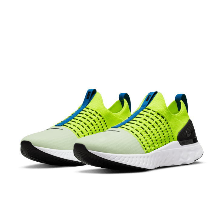 Nike React Phantom Run Flyknit 2 Volt Angle 2