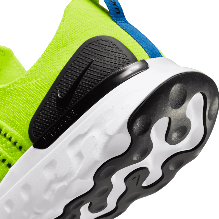 Nike React Phantom Run Flyknit 2 Volt Angle 5