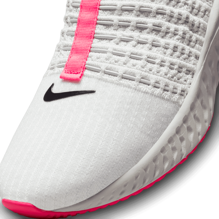 Nike React Phantom Run Flyknit 2 Platinum Tint Hyper Pink (W) Angle 4