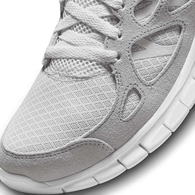 Nike Free Run 2 Wolf Grey (2021) Angle 4