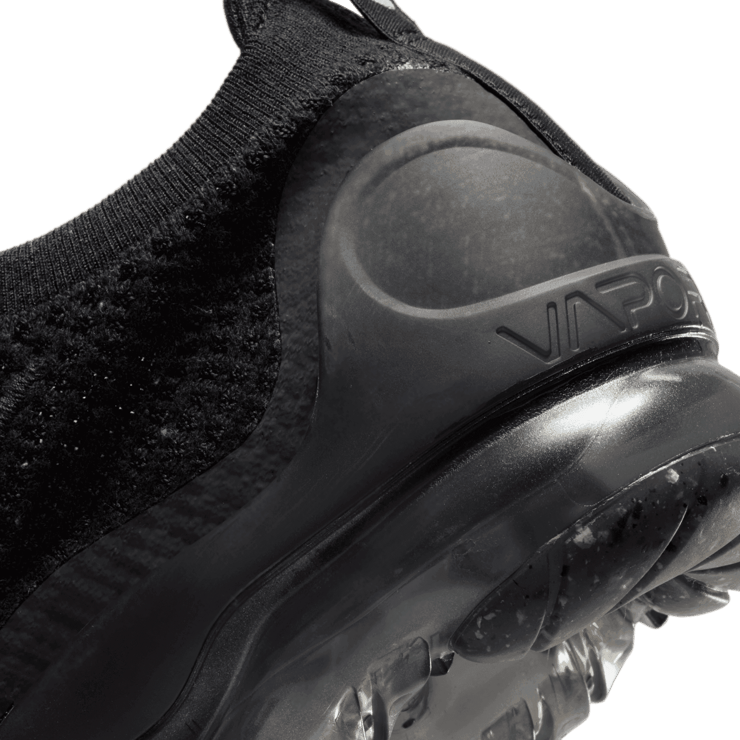 Nike Air VaporMax 2021 FK Triple Black (W) Angle 5