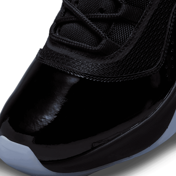 Jordan 11 CMFT Low Black Gold Angle 4