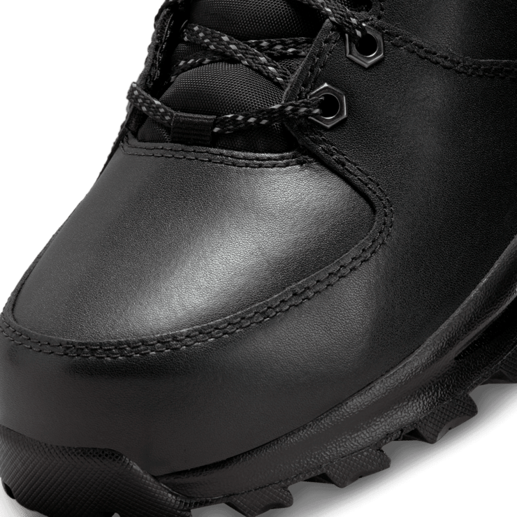 Nike Manoa Leather SE Black Angle 4