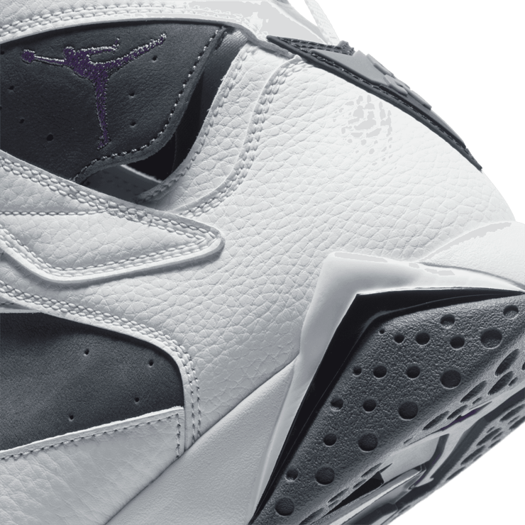 Air Jordan 7 Retro Flint (2021) Angle 5