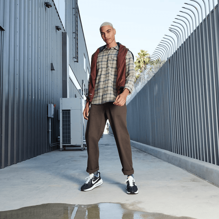 Nike Air Max Dawn Blak White Angle 7