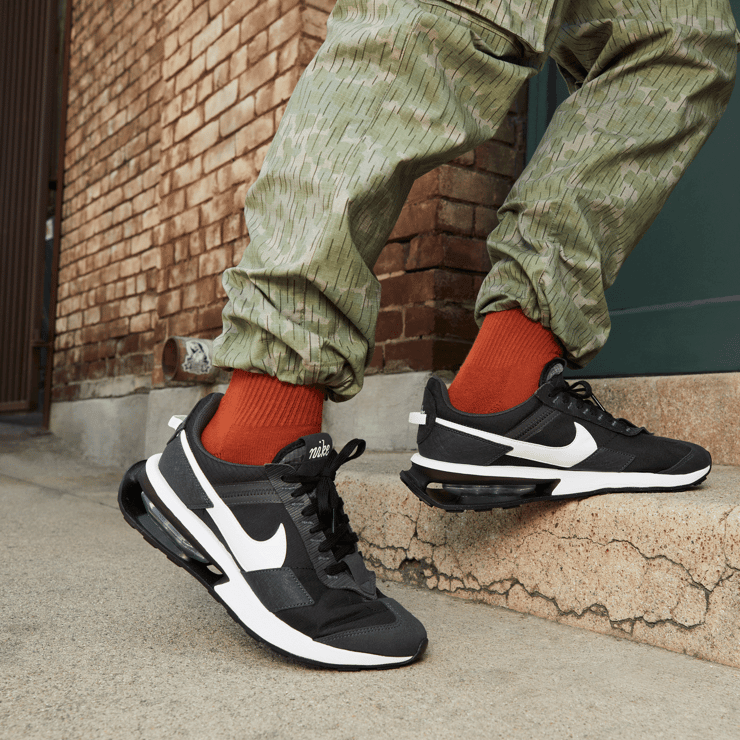 Nike Air Max Pre-Day Black White Angle 0