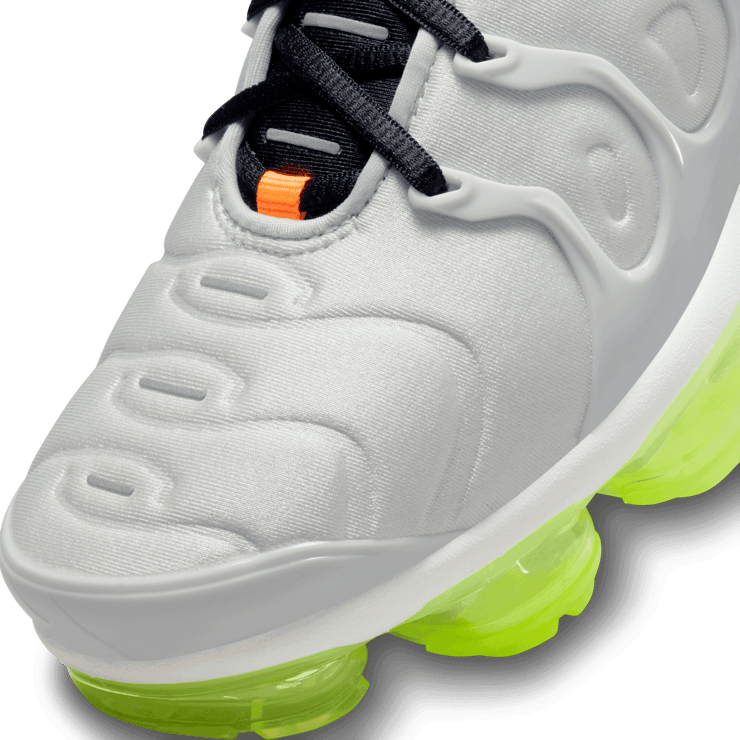 Nike Air VaporMax Plus Photon Dust Volt (W) Angle 4