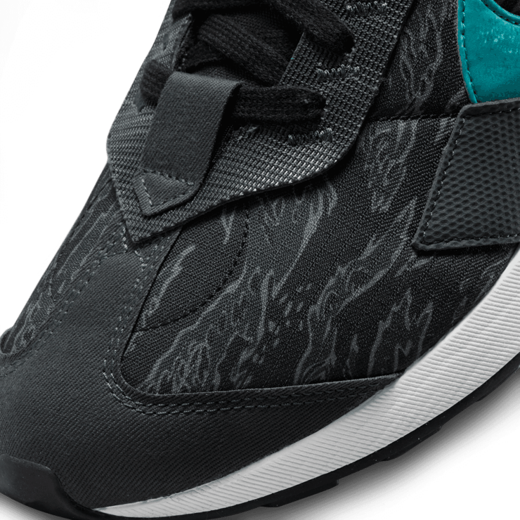 Nike Air Max Pre-Day Black Freshwater Angle 4