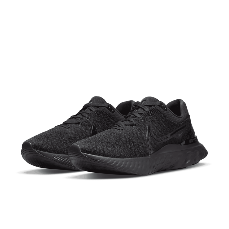 Nike React Infinity Run Flyknit 3 Triple Black Angle 2