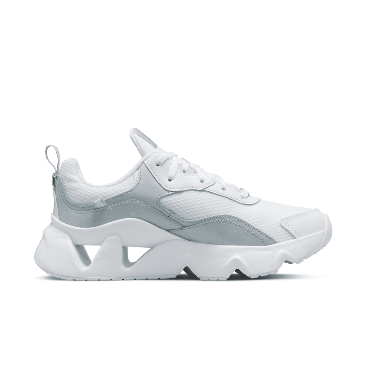 Nike RYZ 365 2 White Metallic Platinum (W) Angle 1
