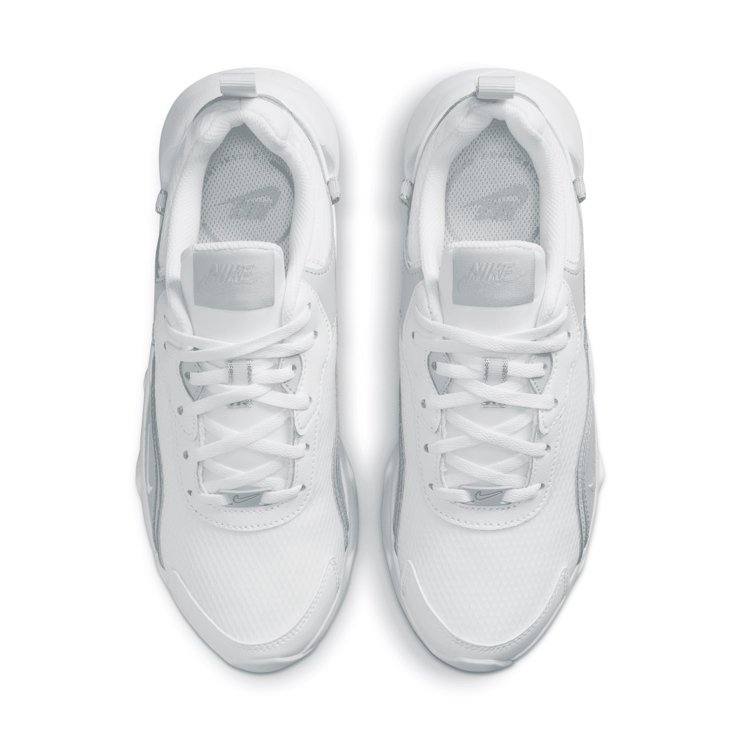 Nike RYZ 365 2 White Metallic Platinum (W) Angle 2