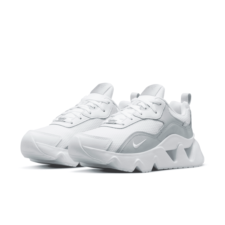 Nike RYZ 365 2 White Metallic Platinum (W) Angle 3