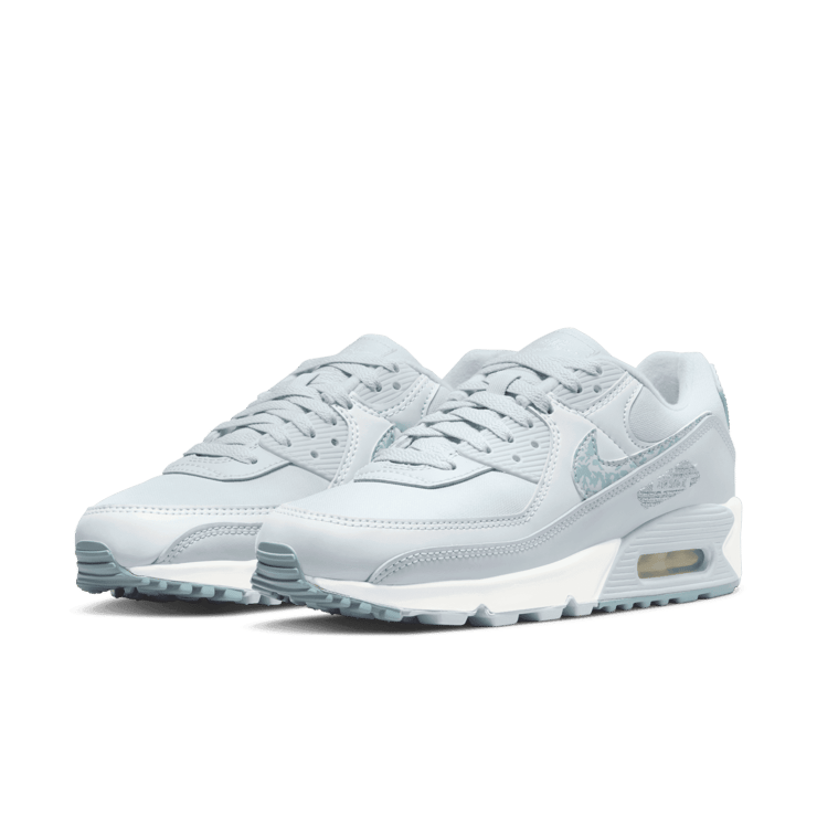 Nike Air Max 90 Aura Ocean Cube (W) Angle 2