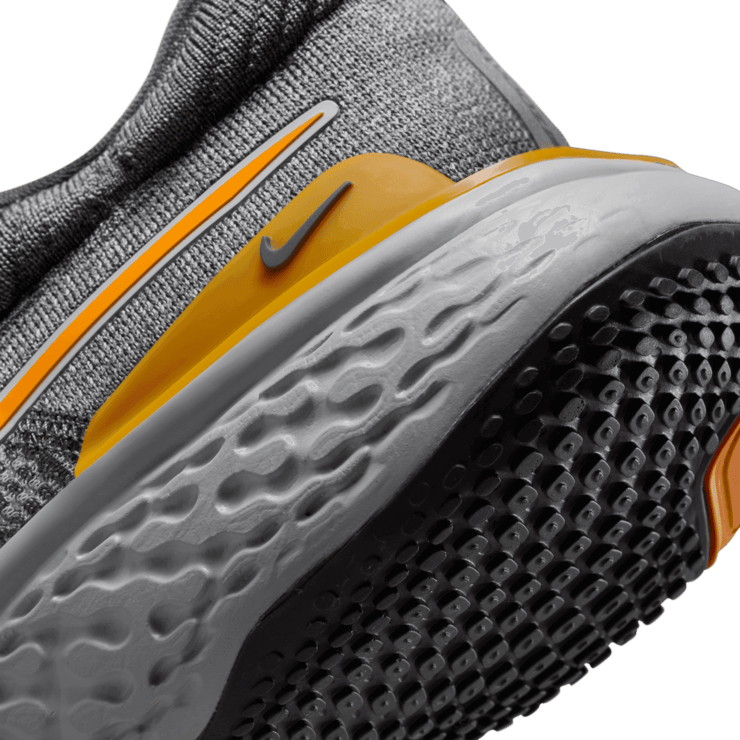 Nike ZoomX Invincible Run Flyknit 2 Iron Grey Angle 5