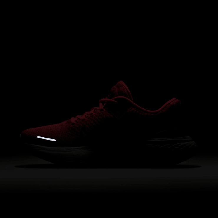 Nike ZoomX Invincible Run Flyknit 2 Siren Red Green Strike Angle 8