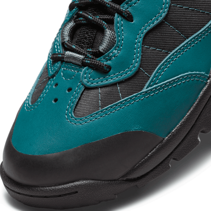 Nike ACG Air Mada Low Ash Green Angle 5