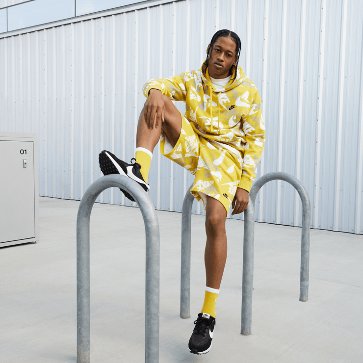 Nike Waffle Debut Black White Angle 8