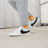Nike Blazer Low 77 Jumbo White Black Sail Angle 0