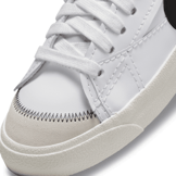 Nike Blazer Low 77 Jumbo White Black Sail Angle 6